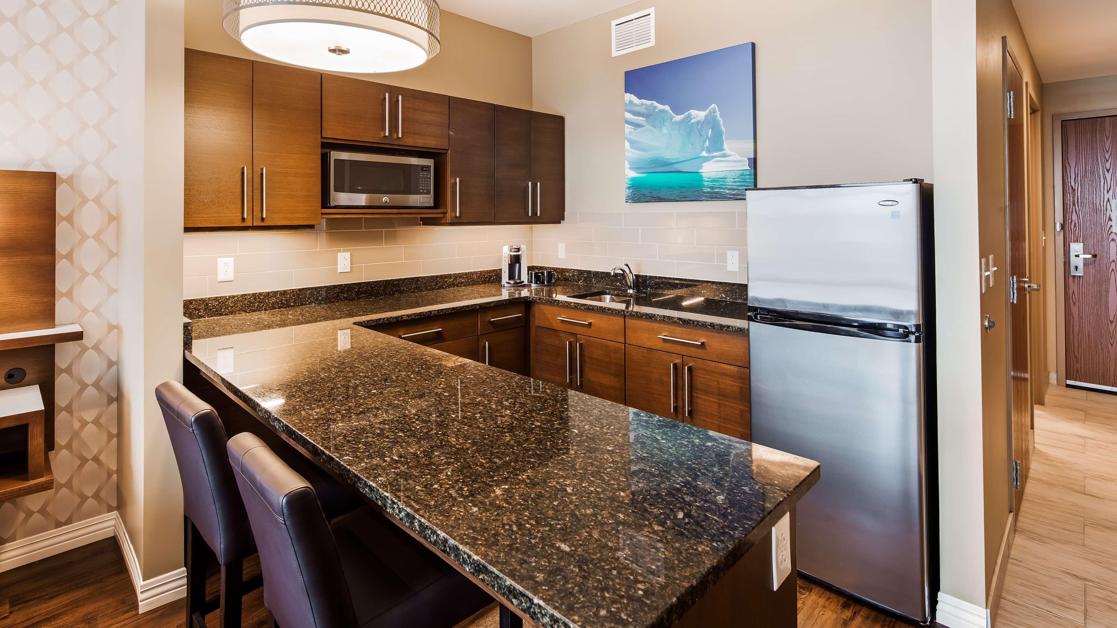Best Western Plus St. John'S Airport Hotel And Suites Zewnętrze zdjęcie