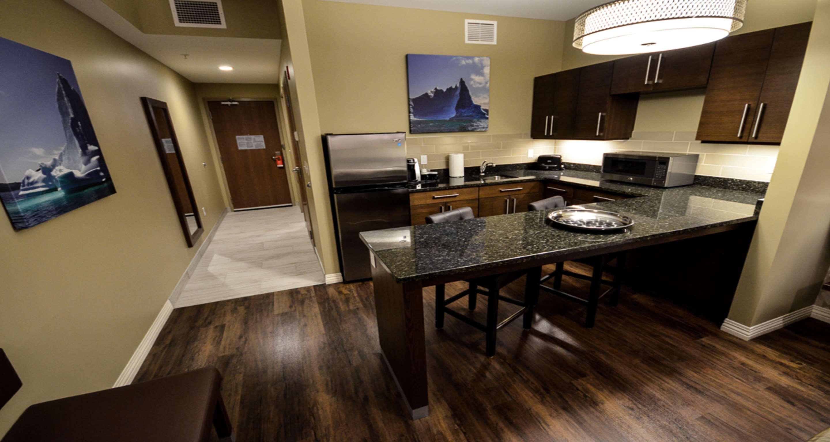 Best Western Plus St. John'S Airport Hotel And Suites Zewnętrze zdjęcie