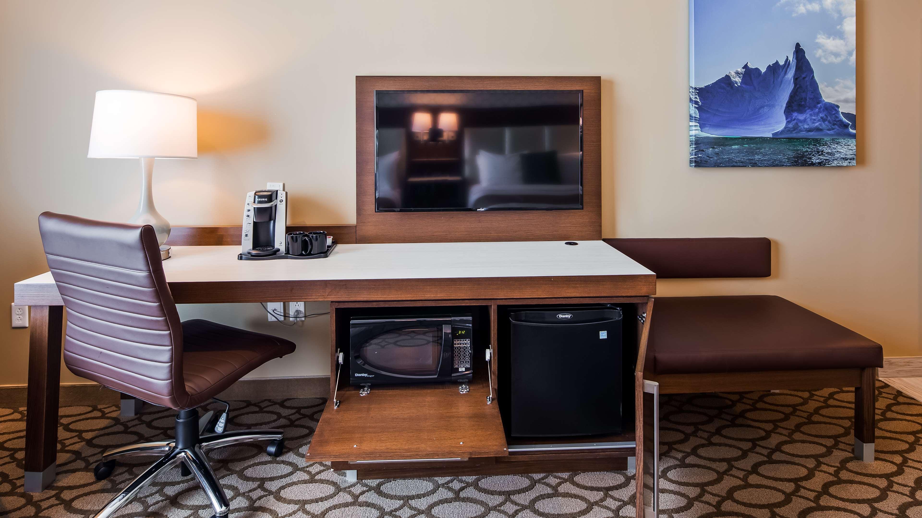 Best Western Plus St. John'S Airport Hotel And Suites Zewnętrze zdjęcie