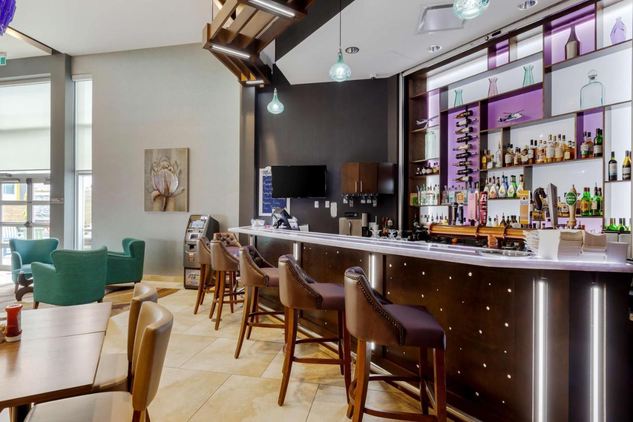 Best Western Plus St. John'S Airport Hotel And Suites Zewnętrze zdjęcie