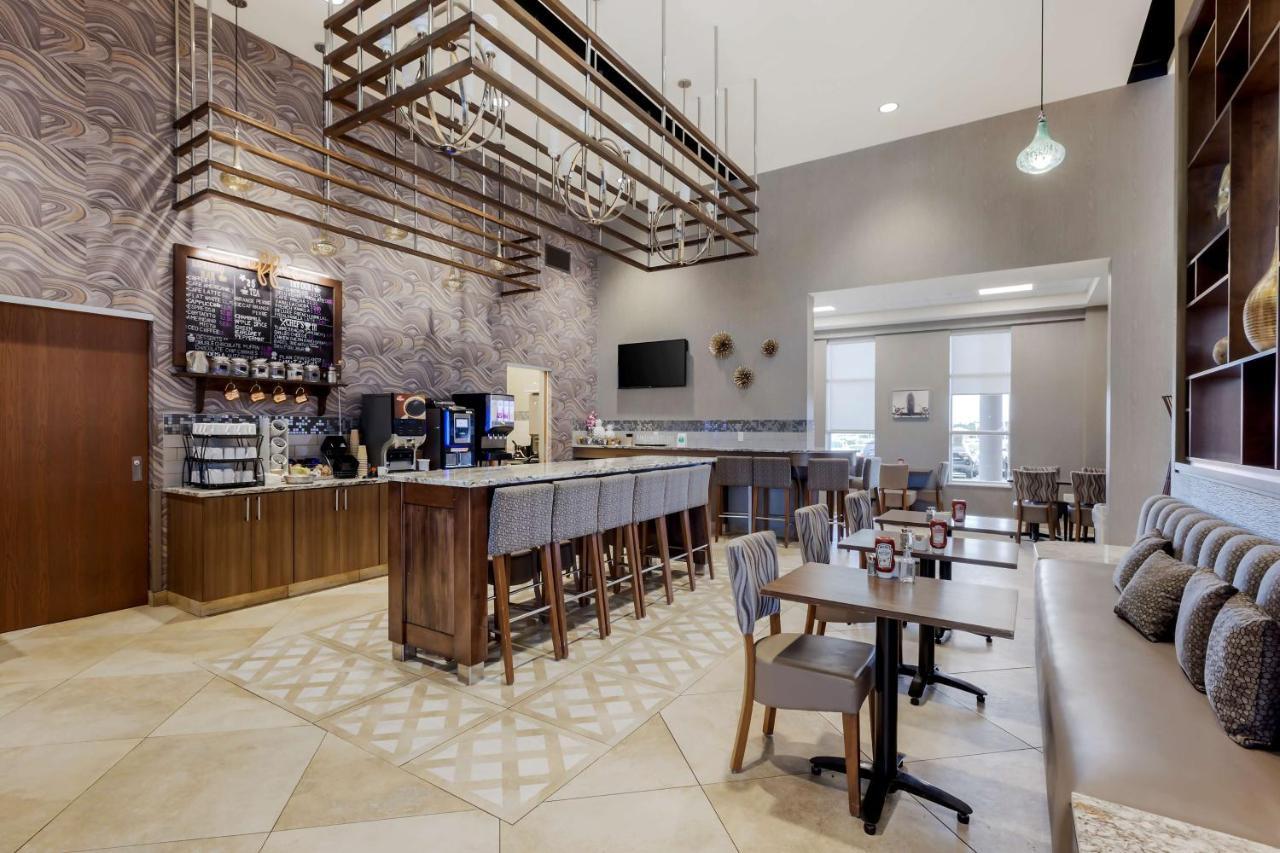 Best Western Plus St. John'S Airport Hotel And Suites Zewnętrze zdjęcie